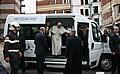 Papst Benedict XVI. besuchte in einem Fiat Ducato des italienischen Zivilschutzes die Erdbebenregion. Foto: Auto-Reporter/Fiat